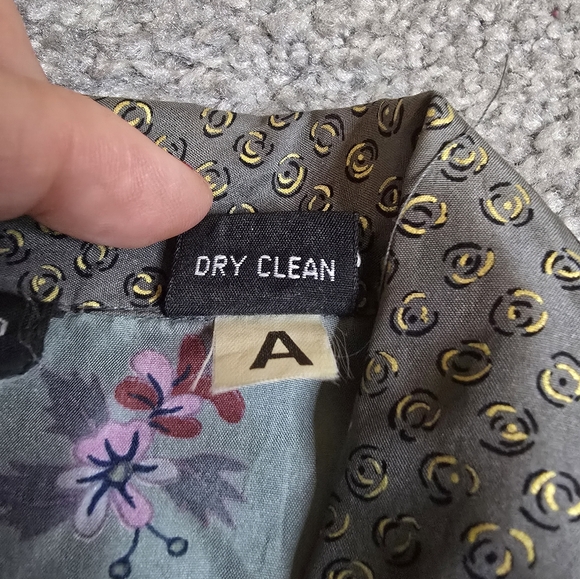 Carole Little Petites 100% Silk Mixed Patterns Button aup Top Elastic Waste - Picture 5 of 8